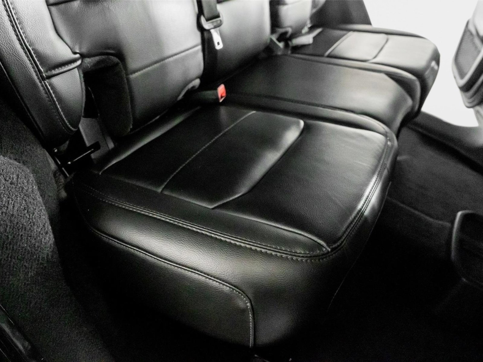 Used 2021 Jeep Wrangler Unlimited Sahara AWD/4WD image 32