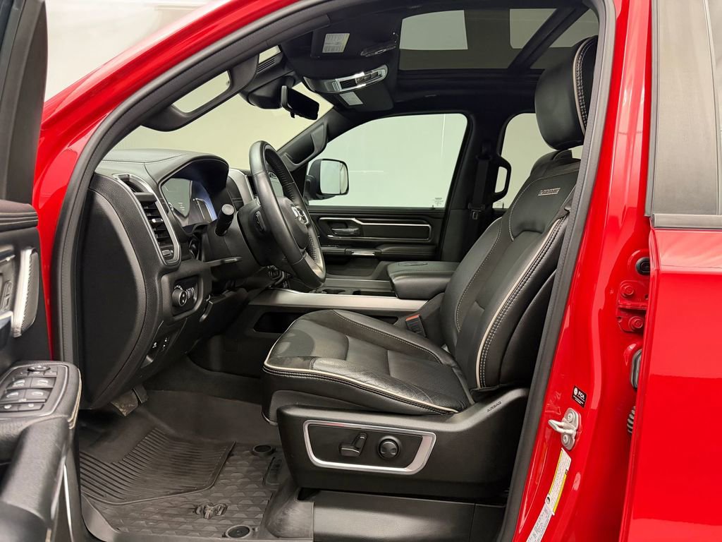 Used 2024 RAM 1500 Laramie AWD/4WD image 5