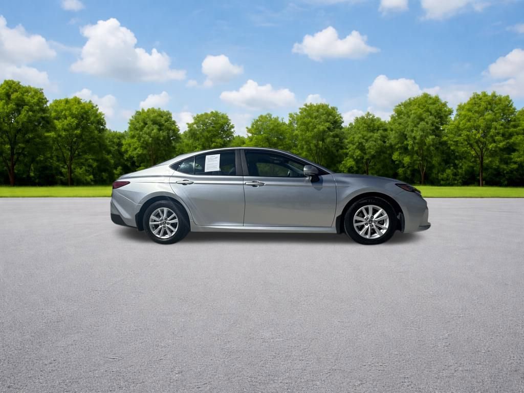 Used 2025 Toyota Camry LE w/ Convenience Package image 22