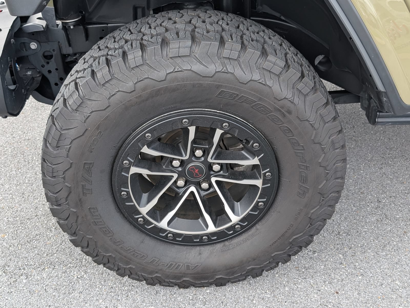 Used 2025 Jeep Wrangler Unlimited Rubicon AWD/4WD image 24