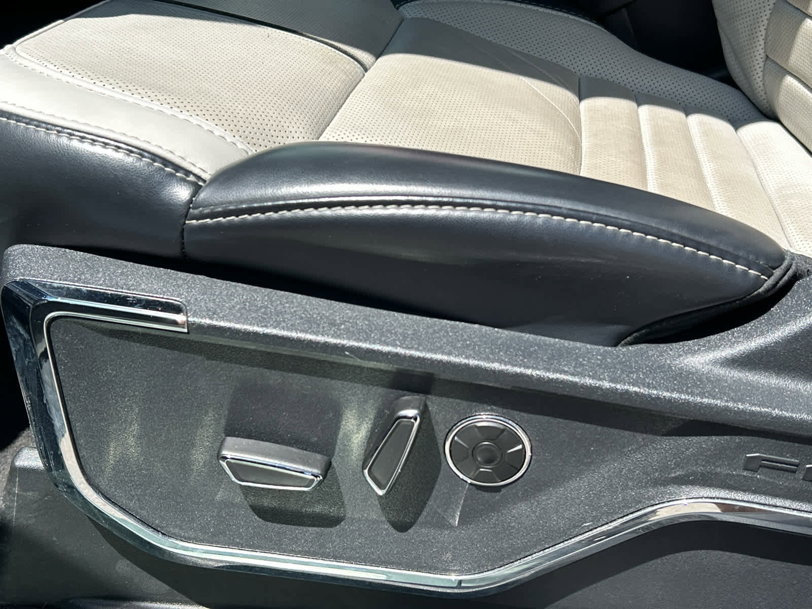 Certified 2024 Ford F150 Lightning Platinum image 24