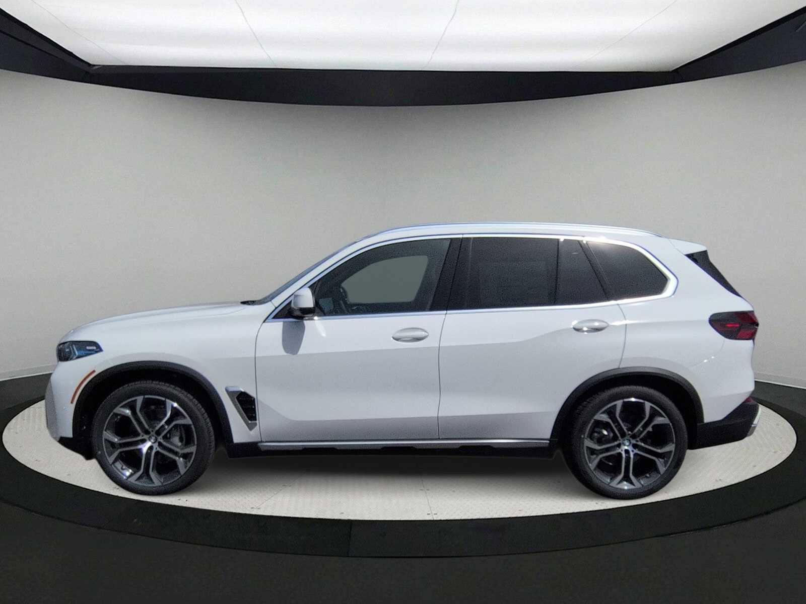 New 2026 BMW X5 xDrive40i w/ Off-Road Package image 5