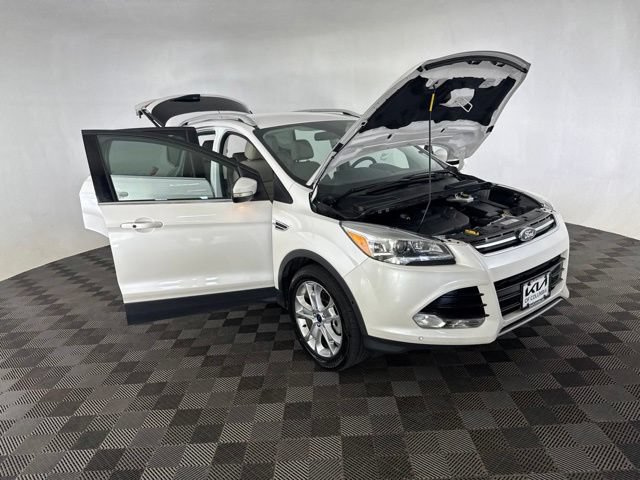 Used 2016 Ford Escape Titanium w/ Equipment Group 301A AWD/4WD image 14