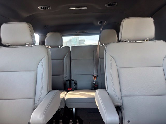 Used 2024 GMC Yukon XL SLT w/ SLT Luxury Package AWD/4WD image 12