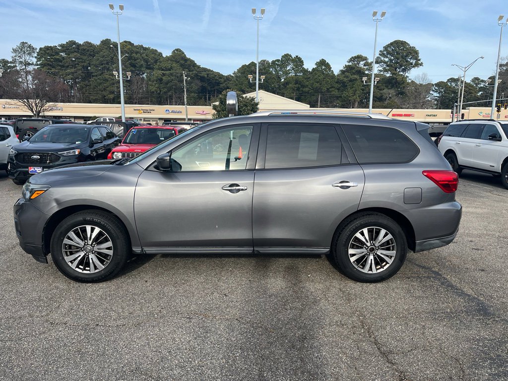 Used 2017 Nissan Pathfinder S image 8