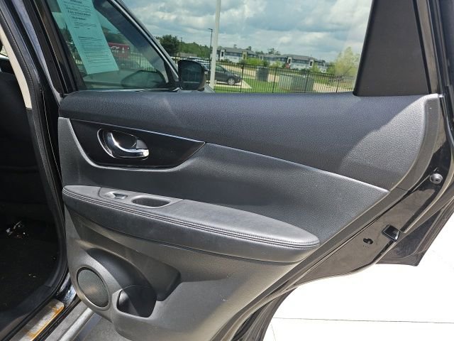 Used 2018 Nissan Rogue SV w/ Premium Package FWD image 26