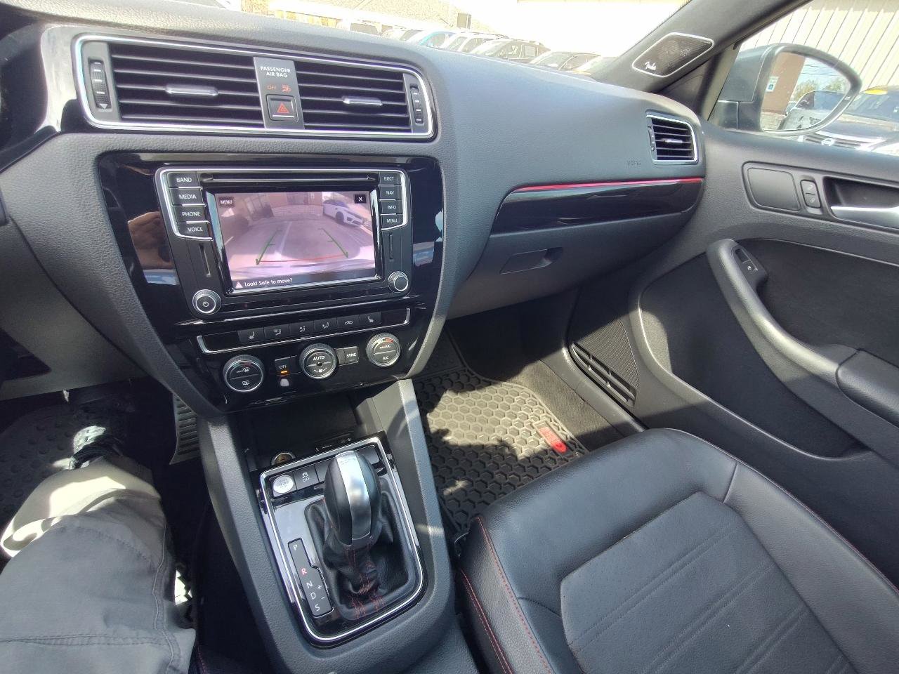 Used 2017 Volkswagen Jetta GLI FWD image 18