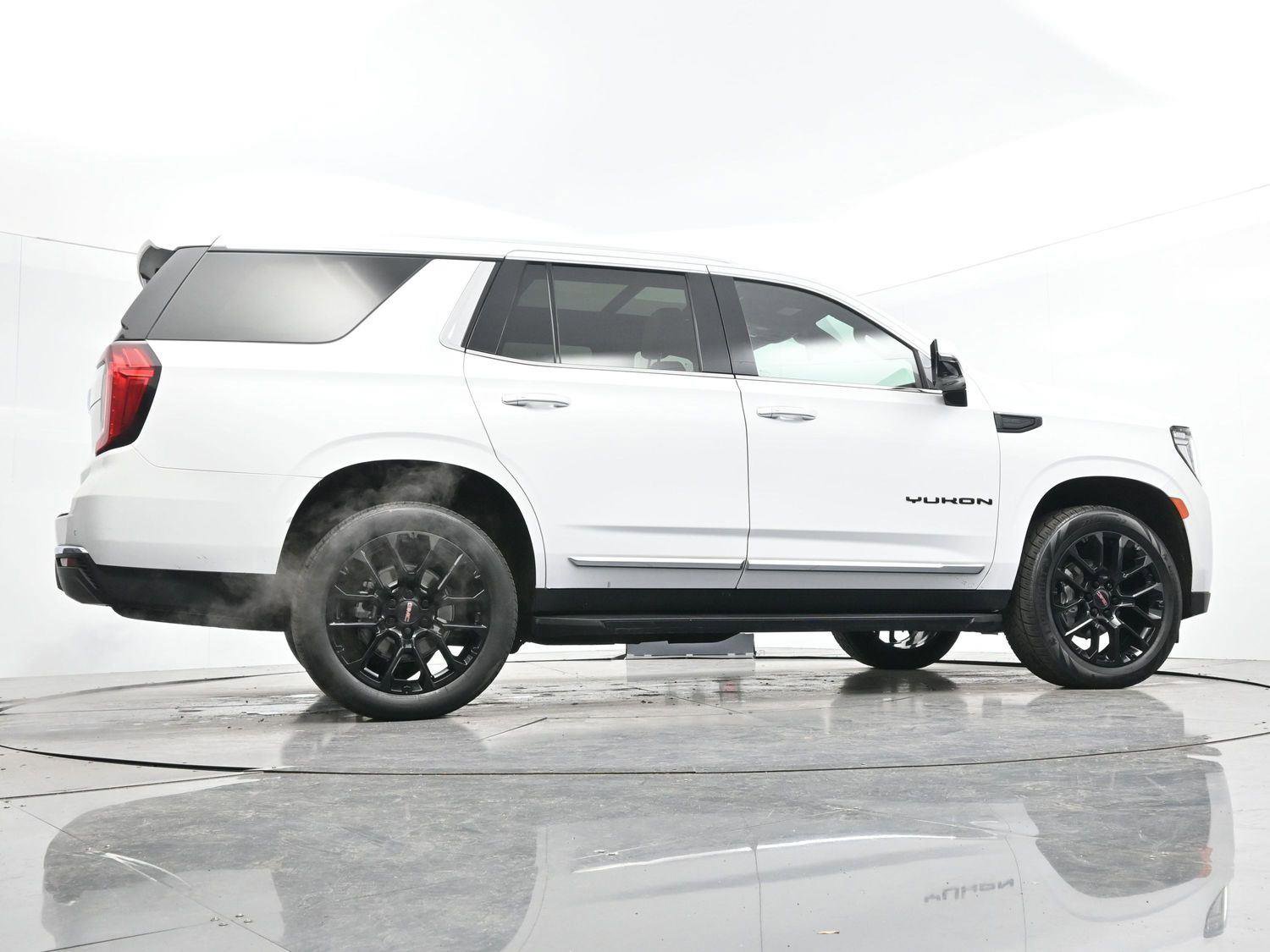 Used 2023 GMC Yukon SLT w/ SLT Premium Package image 50
