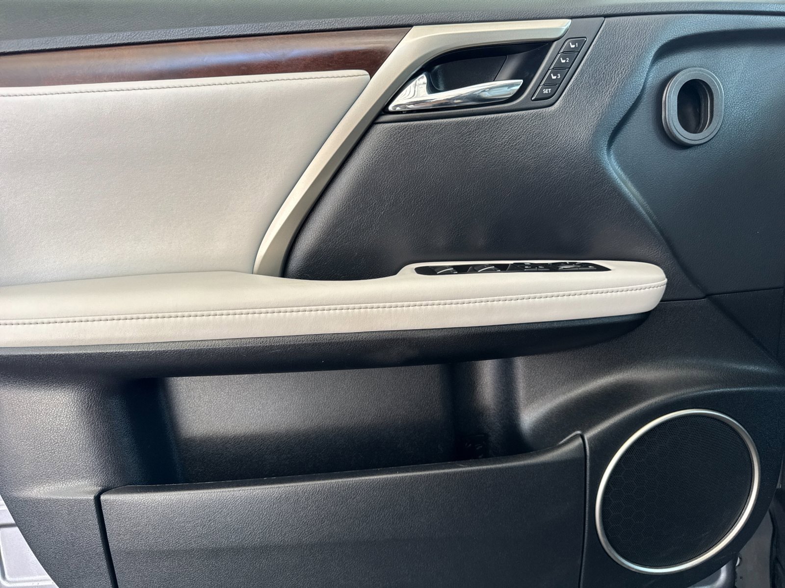 Used 2022 Lexus RX 450h AWD w/ Premium Package image 10