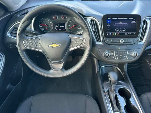 Used 2023 Chevrolet Malibu LT FWD image 17