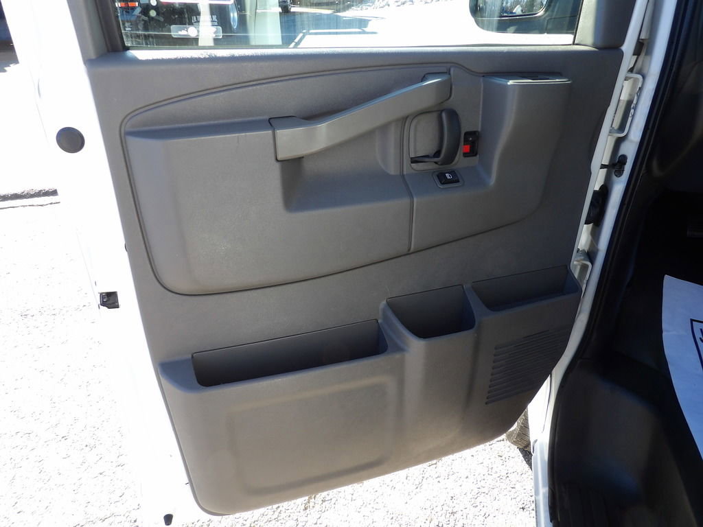 Used 2017 Chevrolet Express 2500 image 14
