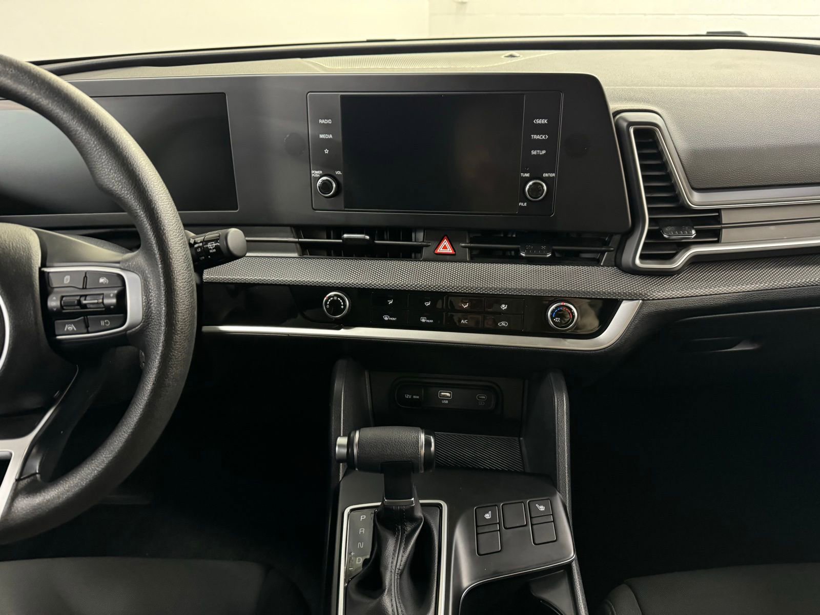 Used 2024 Kia Sportage LX image 14