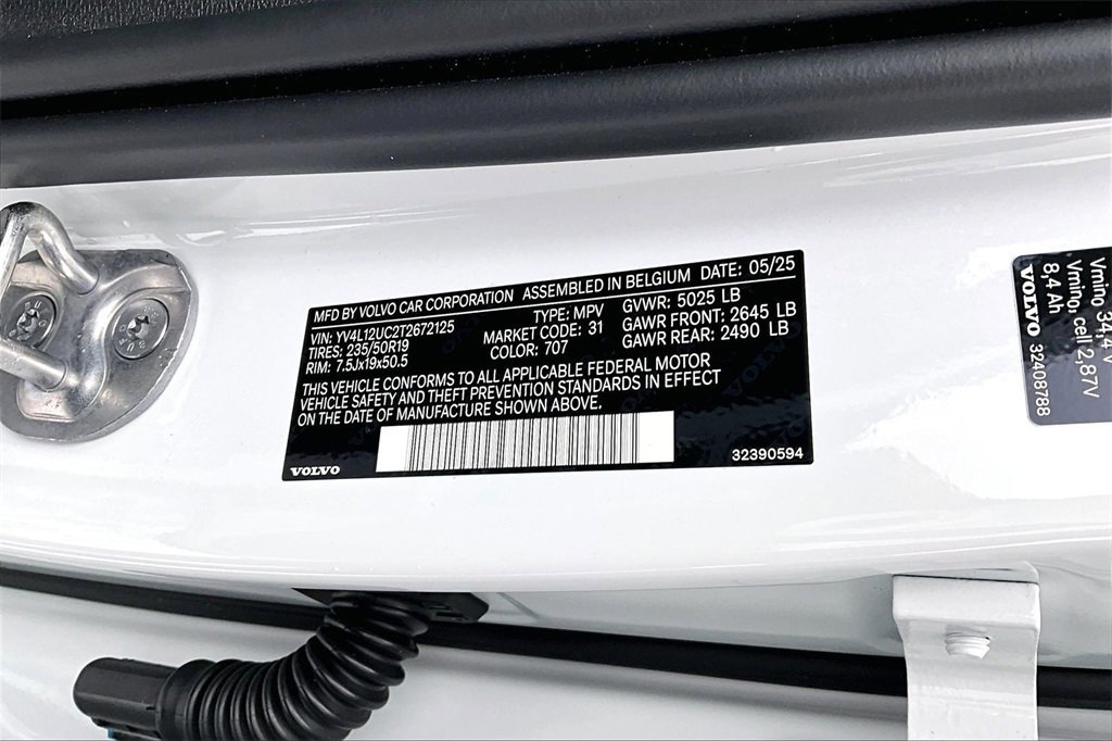 Used 2026 Volvo XC40 B5 Plus w/ Protection Package Premier image 18