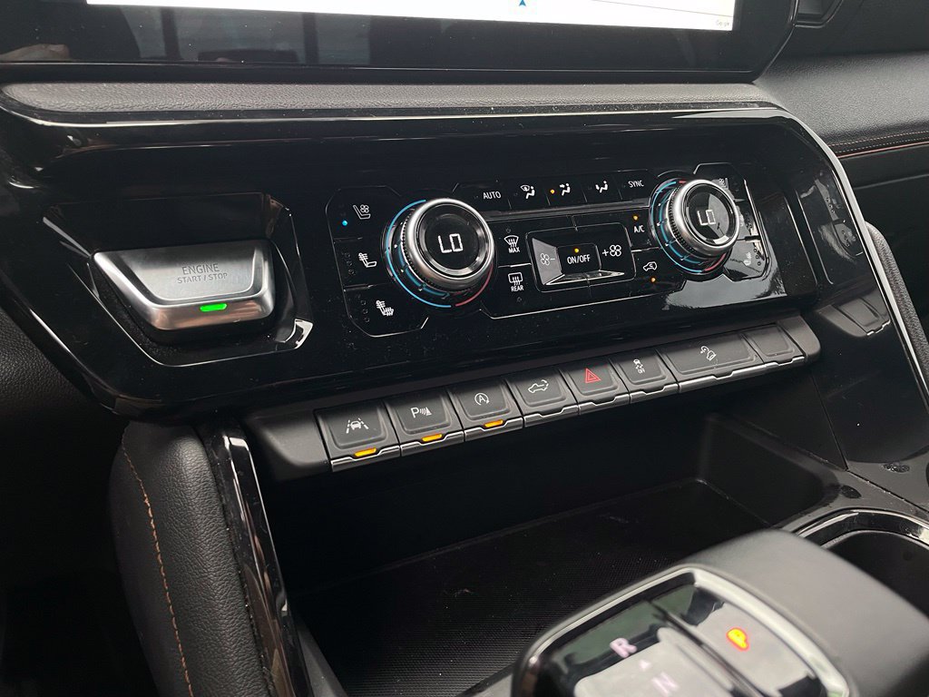 Used 2025 GMC Sierra 1500 AT4 w/ AT4 Premium Package AWD/4WD image 18