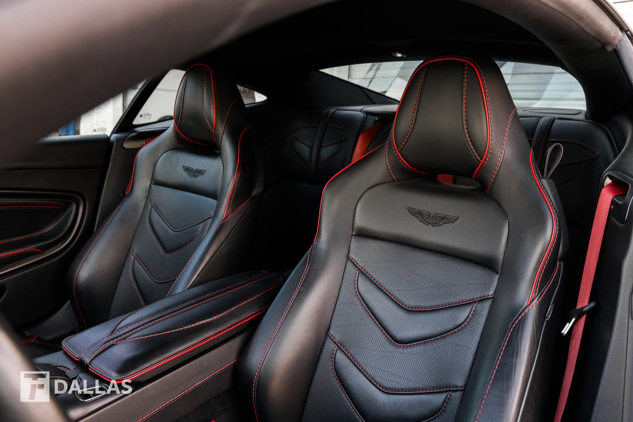 Used 2020 Aston Martin DBS Superleggera RWD image 27