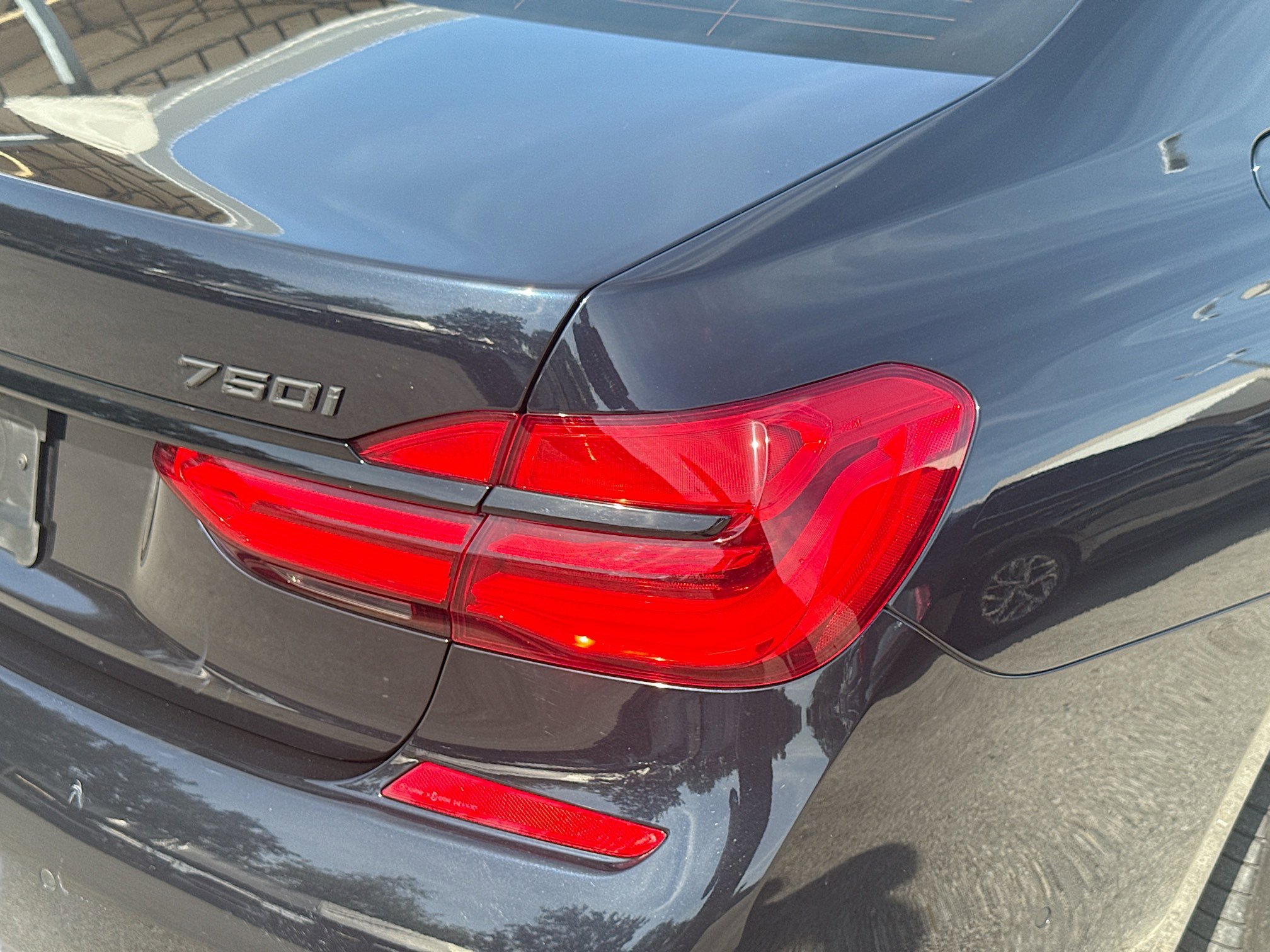 Used 2018 BMW 750i RWD image 28