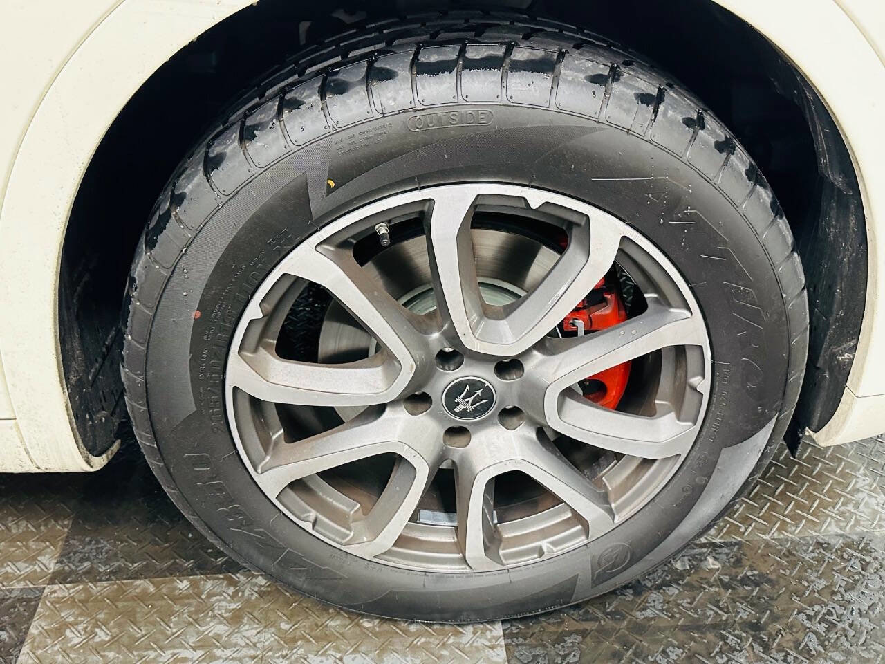 Used 2021 Maserati Levante image 29