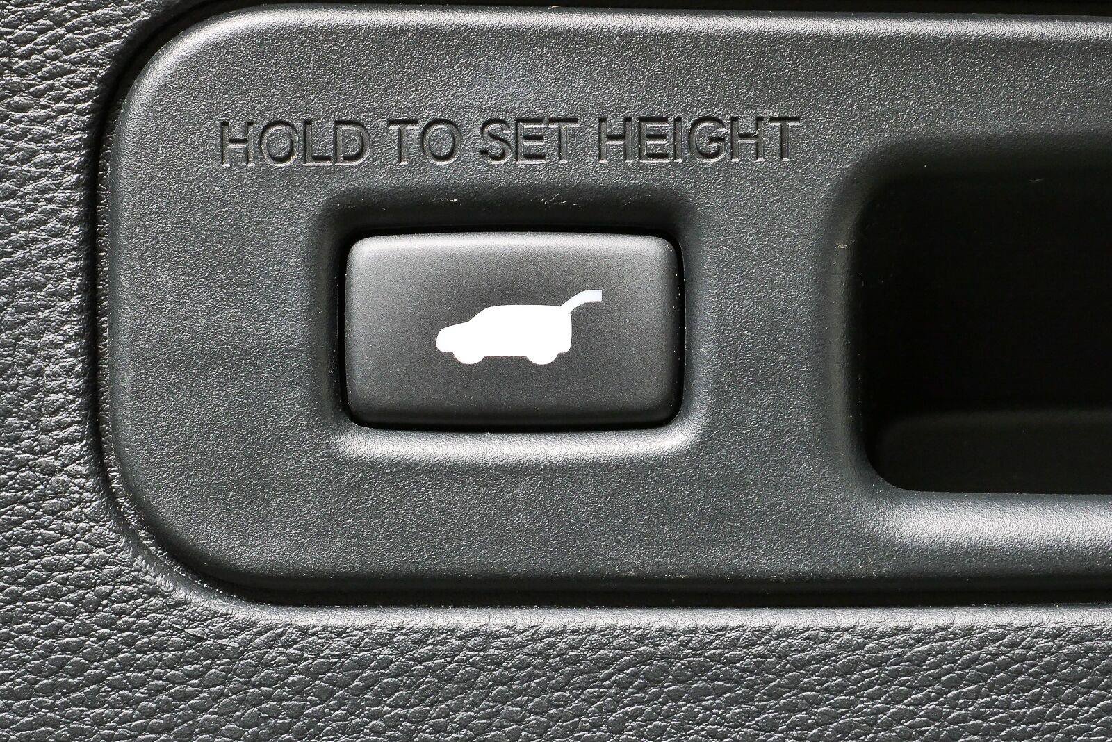 Used 2023 Acura MDX w/ Technology Package AWD/4WD image 29