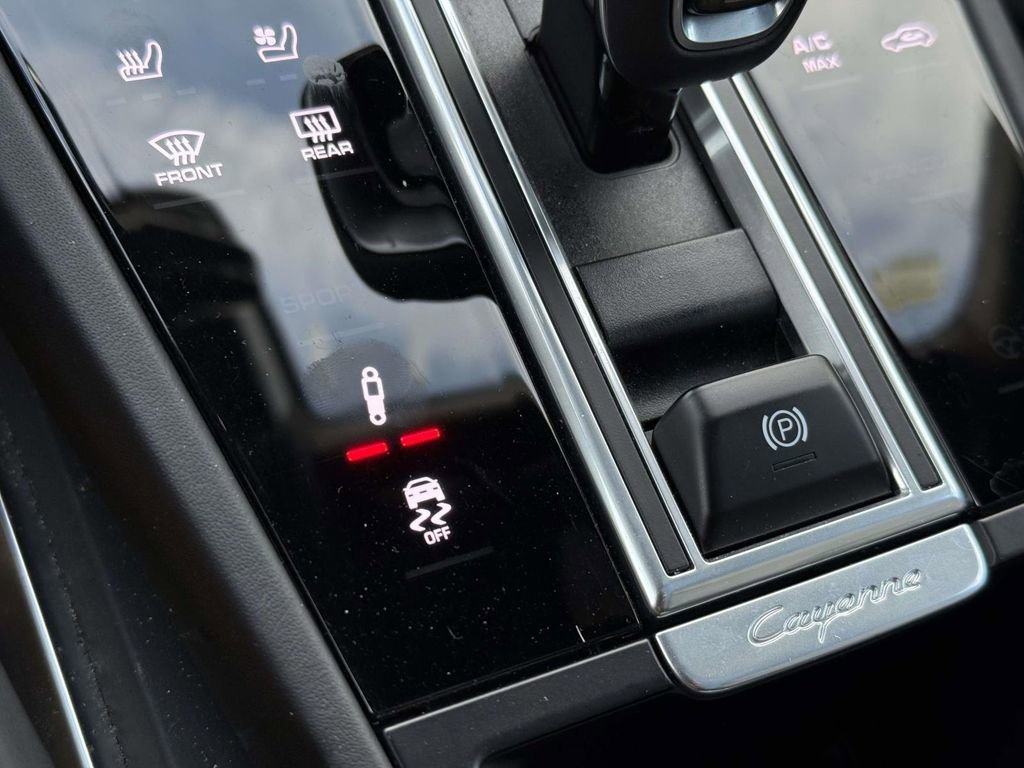 Used 2020 Porsche Cayenne Turbo image 24