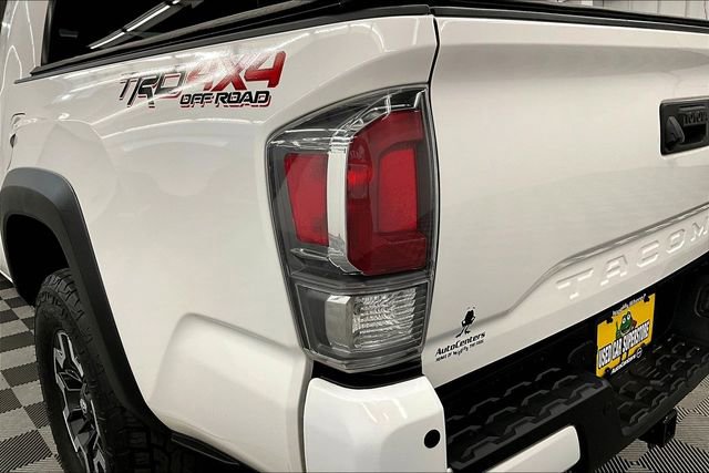 Used 2023 Toyota Tacoma TRD Off-Road w/ Technology Package AWD/4WD image 35