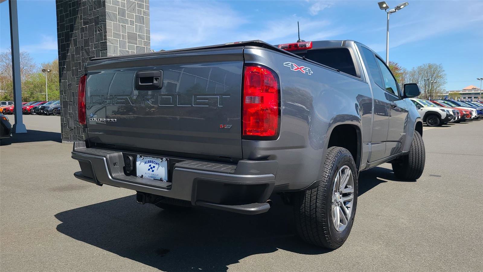 Used 2022 Chevrolet Colorado LT w/ LT Convenience Package AWD/4WD image 10