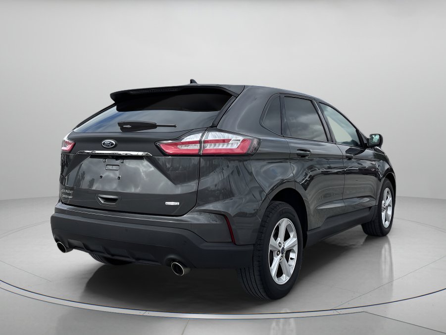 Used 2020 Ford Edge SE image 3