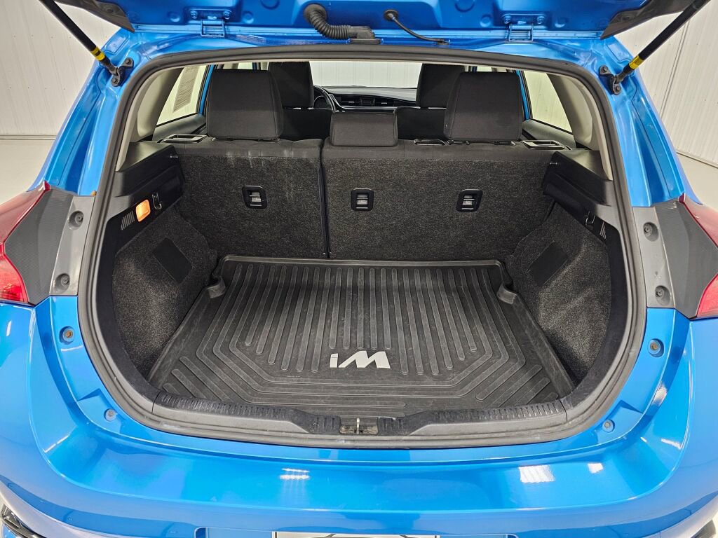 Used 2017 Toyota Corolla iM image 5