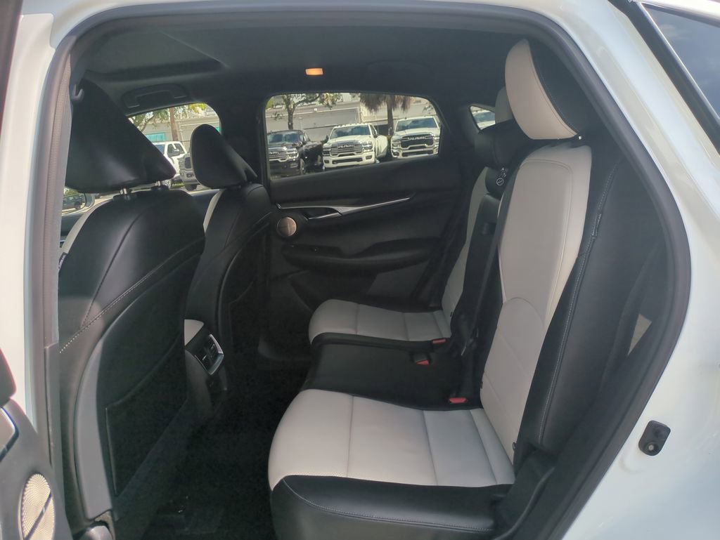 Used 2025 INFINITI QX55 Essential w/ Cargo Package AWD/4WD image 16