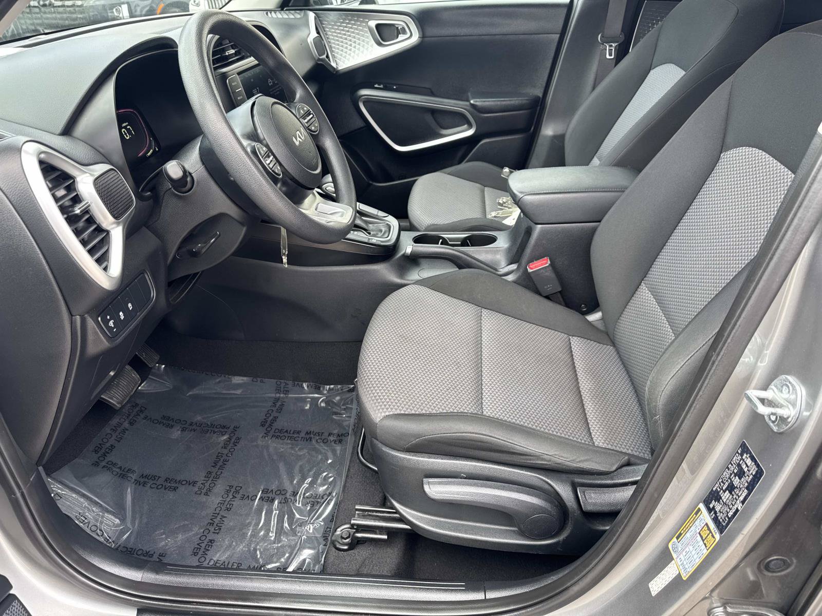 Used 2023 Kia Soul LX FWD image 13