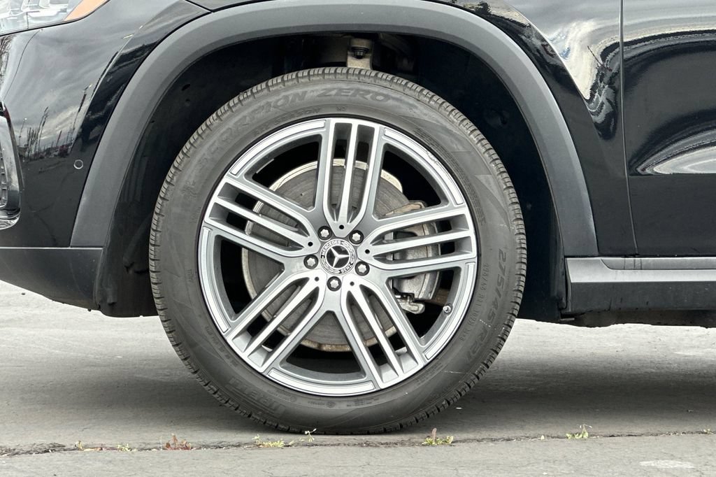 Used 2024 Mercedes-Benz GLS 450 4MATIC image 27
