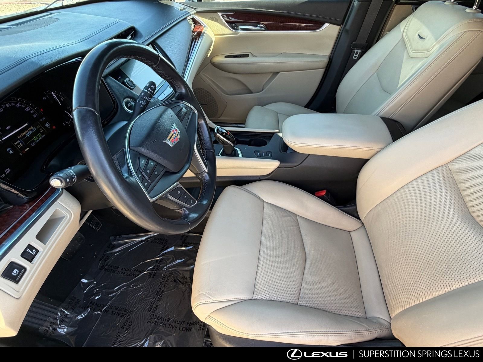 Used 2018 Cadillac XT5 Luxury w/ Driver Awareness Package image 16