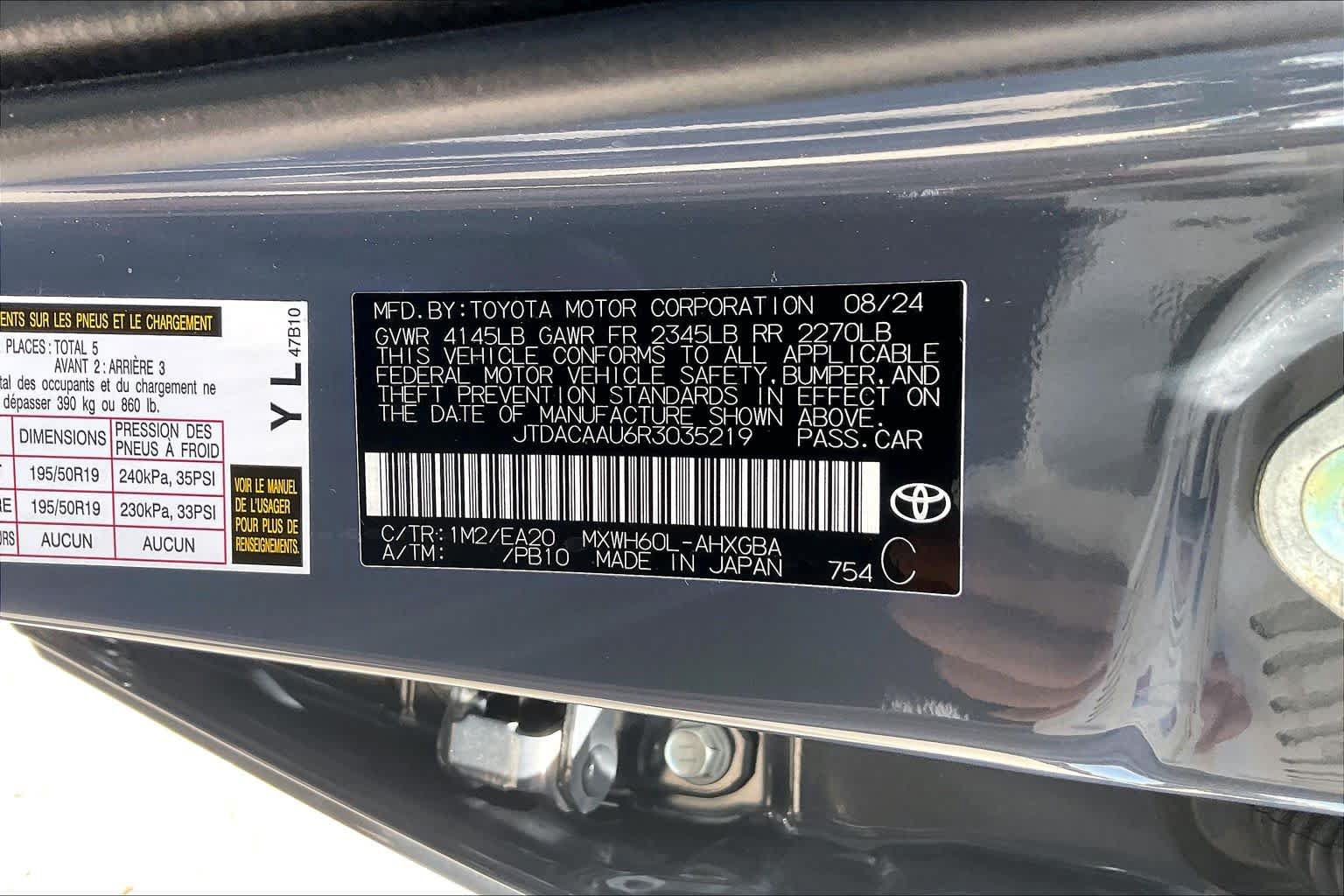Used 2024 Toyota Prius XLE FWD image 33