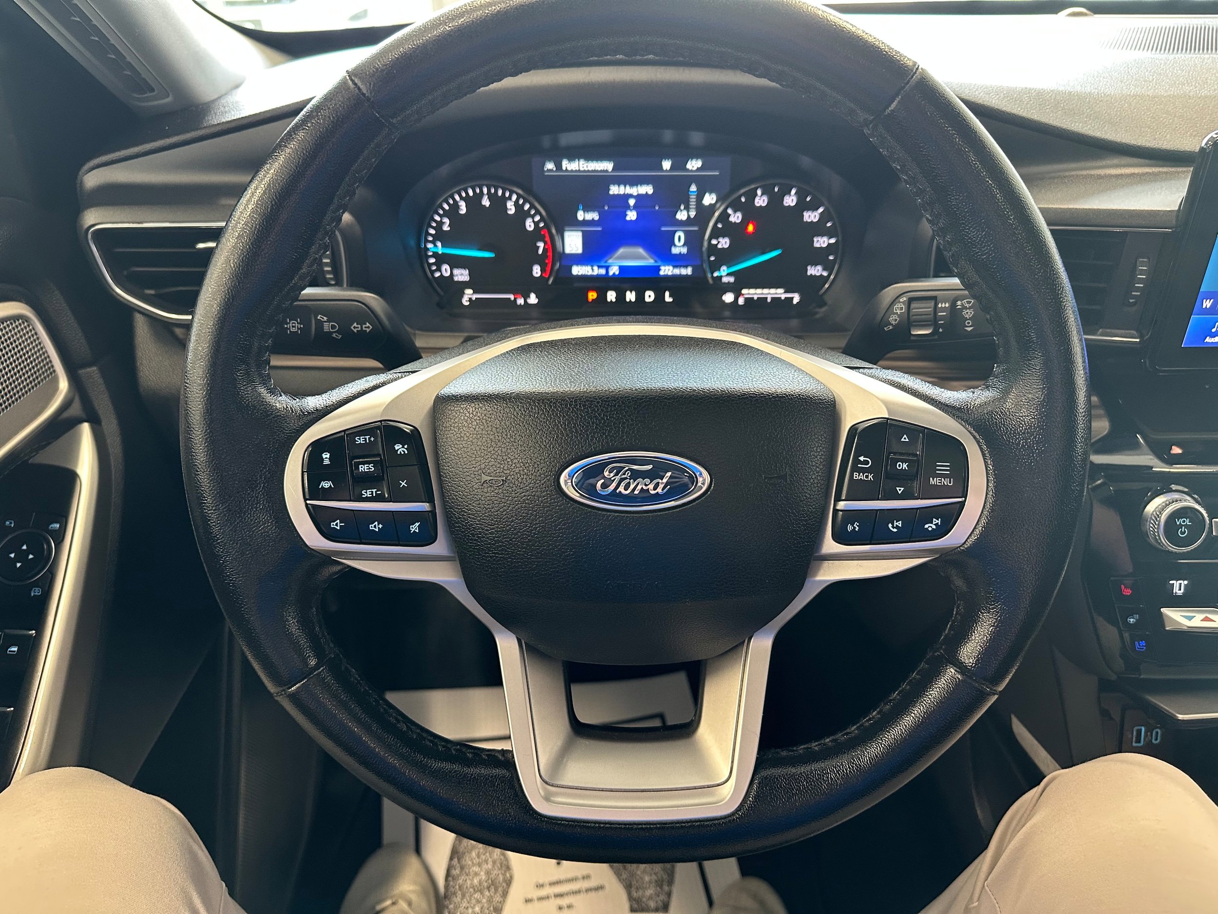 Used 2021 Ford Explorer Limited w/ Equipment Group 301A AWD/4WD image 25