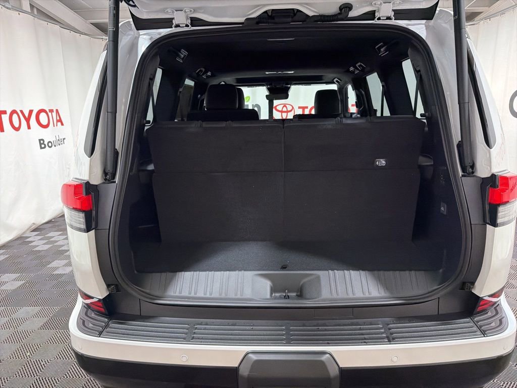 Used 2026 Lexus GX 550 w/ Cold Area Package AWD/4WD image 18