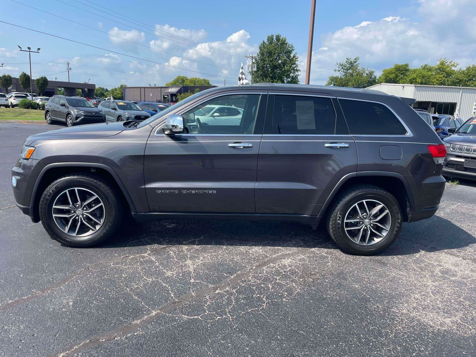 Used 2018 Jeep Grand Cherokee Limited RWD image 3