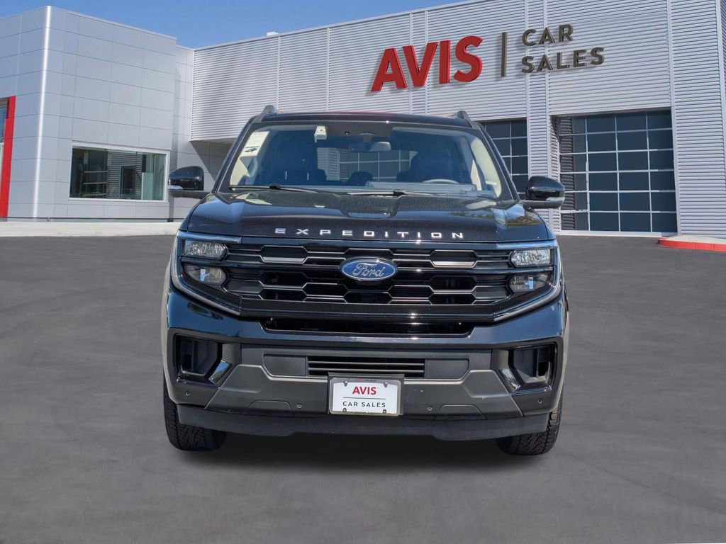 Used 2025 Ford Expedition Active AWD/4WD image 2