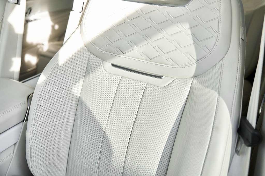 Used 2024 Land Rover Range Rover SV image 48