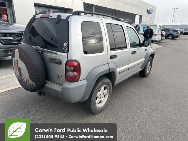 Used 2005 Jeep Liberty Sport image 7
