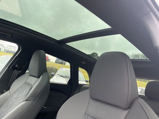 New 2025 Audi SQ5 Premium Plus AWD/4WD image 32