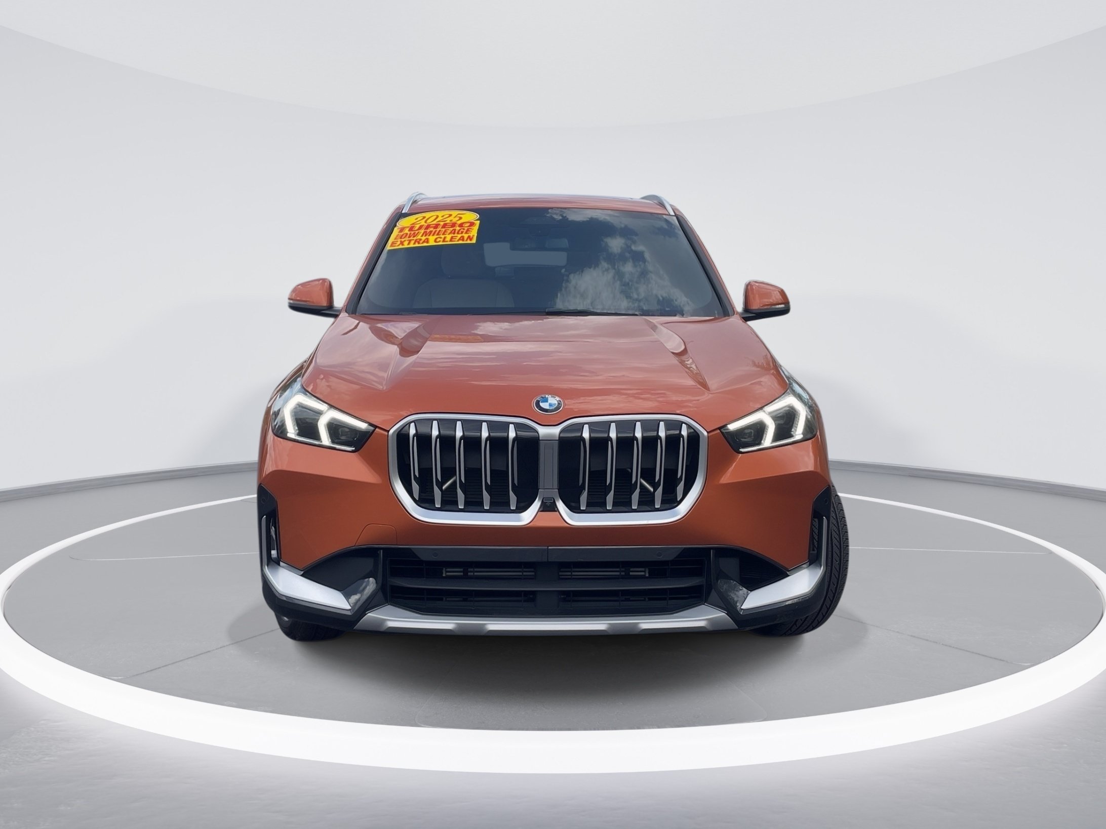 Used 2025 BMW X1 xDrive28i w/ Technology Package AWD/4WD image 2