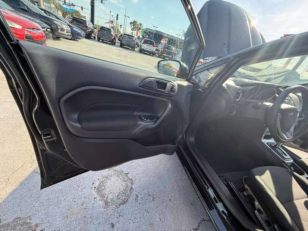 Used 2019 Ford Fiesta SE image 10