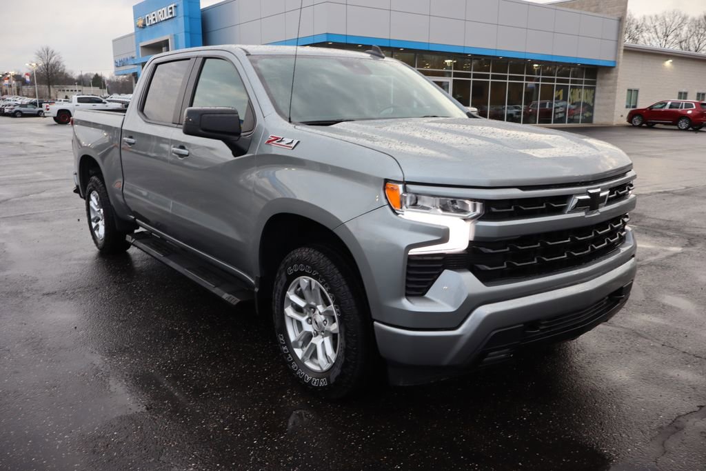 Used 2024 Chevrolet Silverado 1500 RST w/ Z71 Off-Road Package image 2