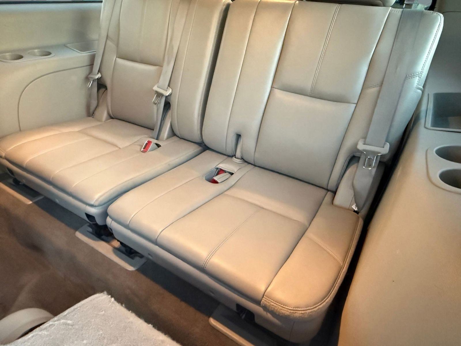 Used 2012 Chevrolet Suburban LT w/ Luxury Package image 28