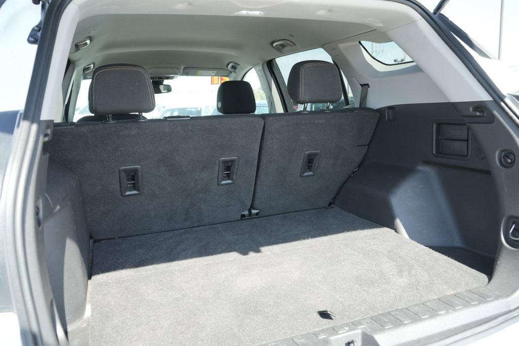 Used 2021 GMC Terrain SLE w/ Driver Convenience Package image 12