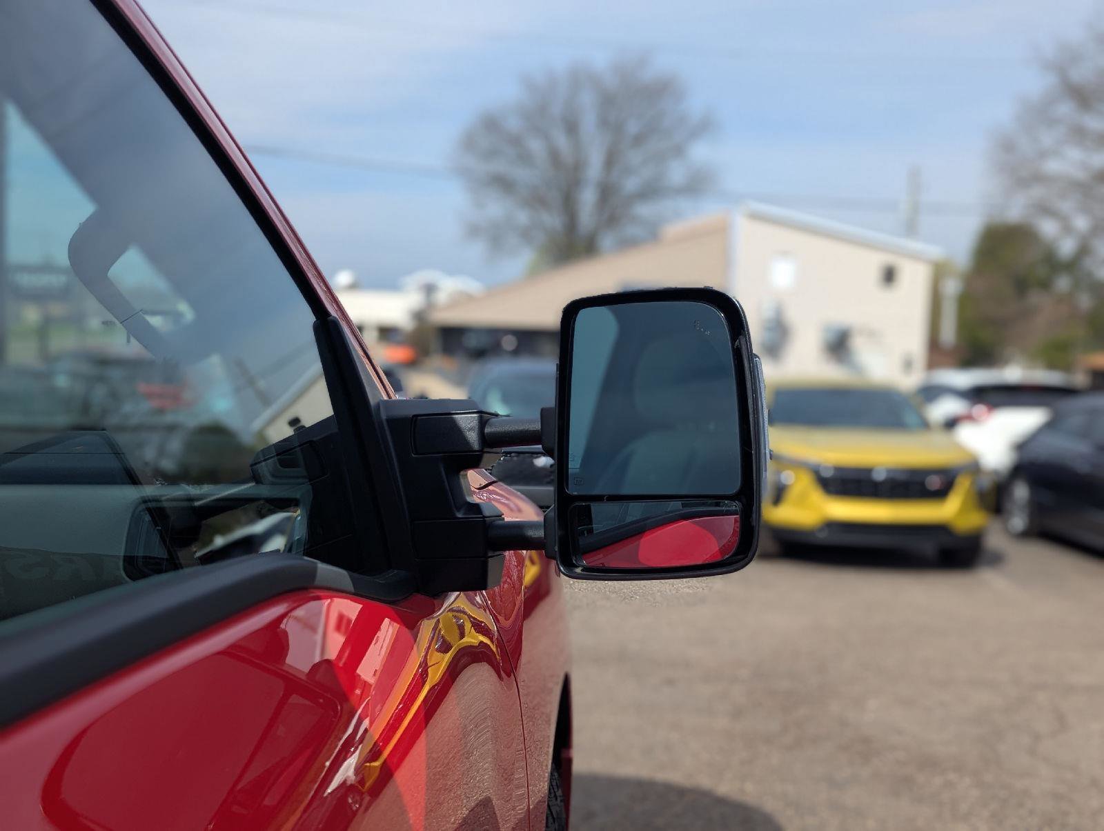 Used 2024 Nissan Titan SV w/ SV Utility Package image 13