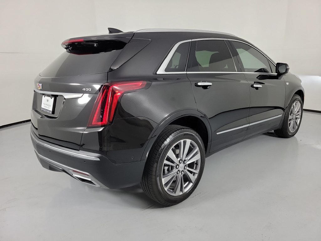 Used 2026 Cadillac XT5 Premium Luxury w/ Driver Assist Package FWD image 4
