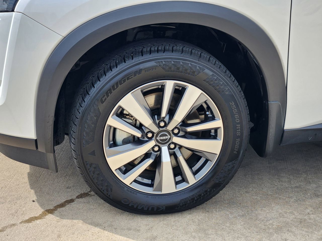 Used 2025 Nissan Pathfinder SL image 9