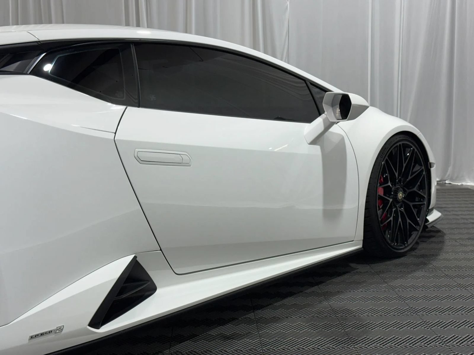 Used 2023 Lamborghini Huracan Tecnica RWD image 12