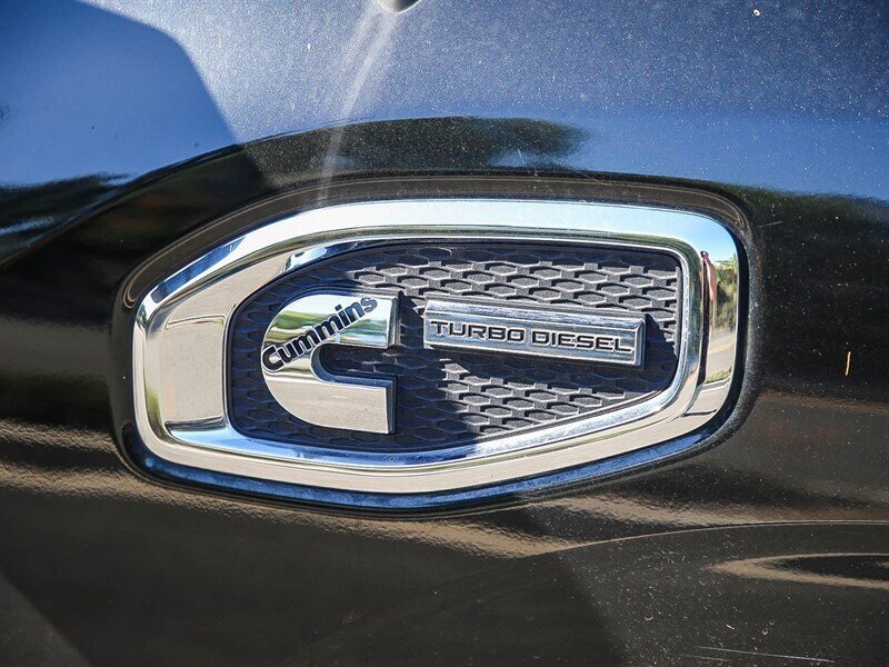 Used 2017 Nissan Titan SV RWD image 13