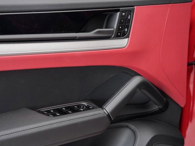 Certified 2025 Porsche Cayenne S AWD/4WD image 8